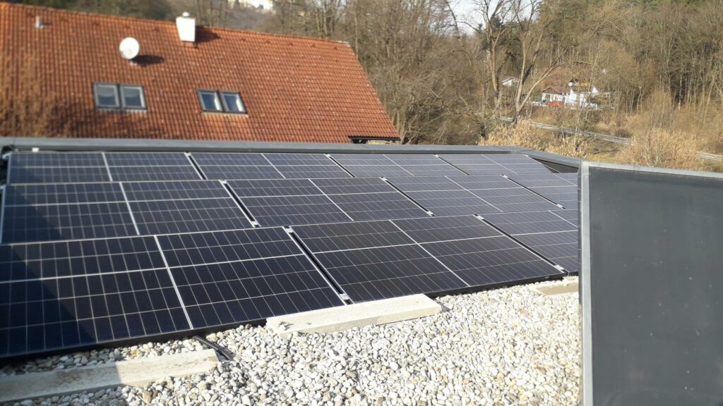 SOLARier, KNV Wärmepumpe, Ringgrabenkollektor, Hausinstallation, Photovoltaikanlage, Fußbodenheizung,