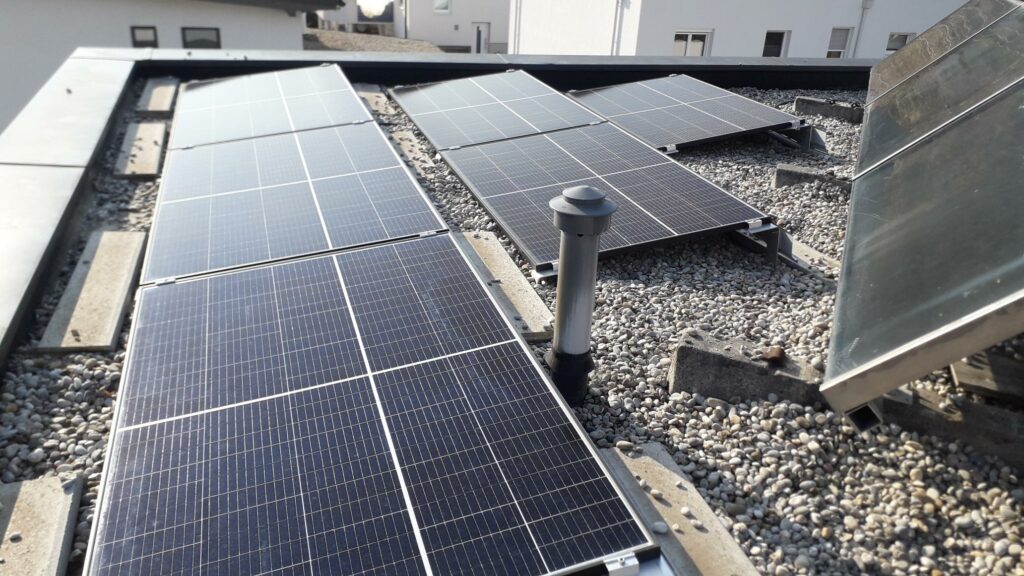 SOLARier, KNV Wärmepumpe, Ringgrabenkollektor, Hausinstallation, Photovoltaikanlage, Fußbodenheizung,