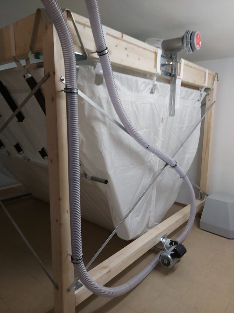 Pelletsheizung, Ökofen, Kirchschlag, Raus aus Öl und Gas, erneuerbare Energie, SOLARier, die Heizungsstromundwassertechniker, Pellets Gewebetank