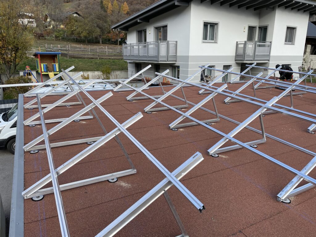 Photovoltaikanlage, Obervellach, Sonnenstrom, NEOOM Stromspeicher, SOLARier Gesellschaft für erneuerbare Energie mbH, die Heizungsstromundwassertechniker, Goodwe Wechselrichter,