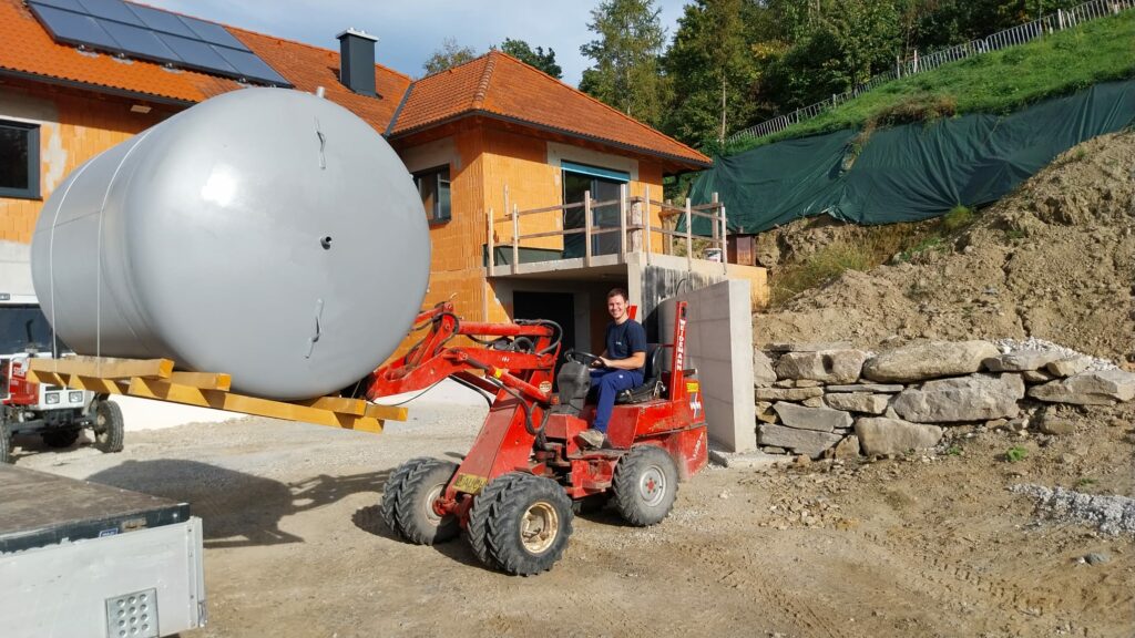Holzvergaserkessel, SOLARier, Solarthermie, Plesching, Pufferspeicher, Installation, Fußbodenheizung,